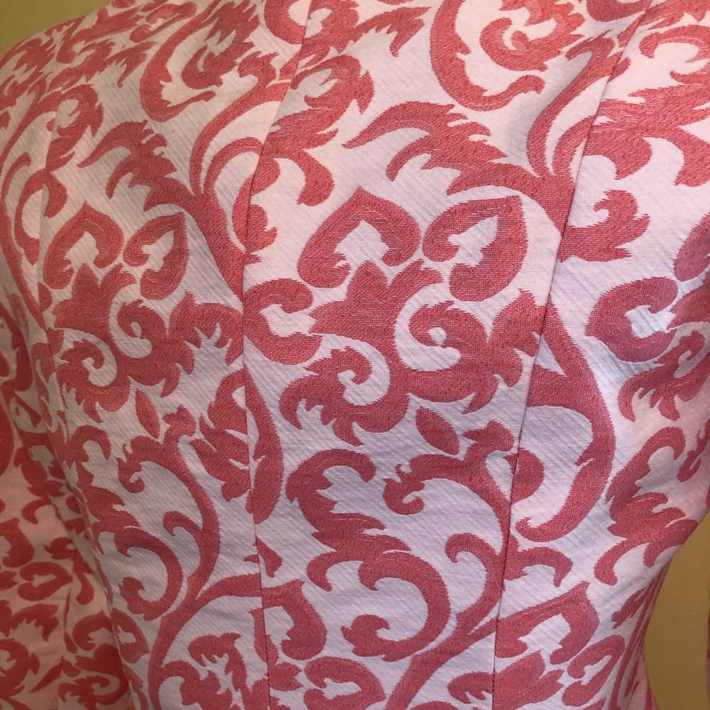 Chic feminine skirt suit - Picture 9 of 11